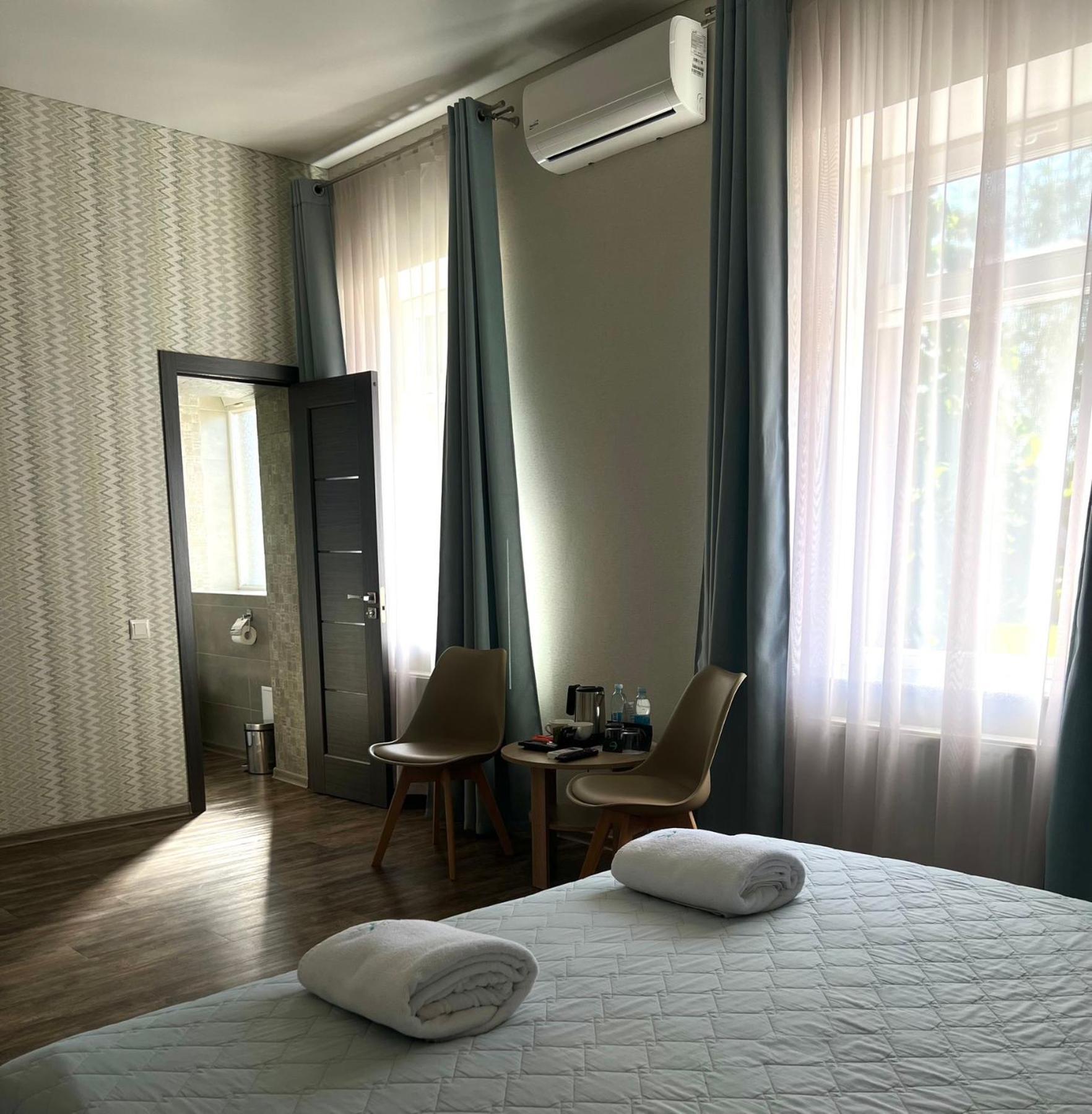 Hotel Dozari Korostyshiv Extérieur photo